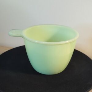 Jadeite Uranium 1 Cup Measuring Cup Vintage